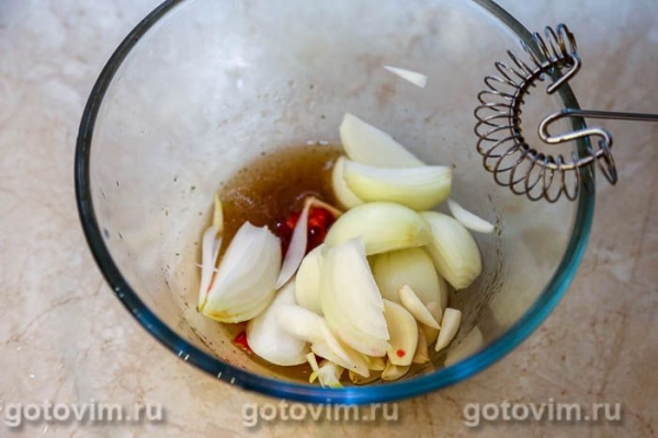 Запеченная свекла с чесноком, луком и перцем чили Запеченная свекла с чесноком, луком и перцем чили