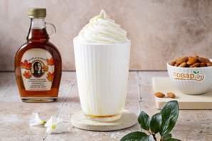 Молочный коктейль с кленовым сиропом Молочный коктейль с кленовым сиропом