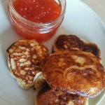 Быстрые дрожжевые оладьи на молоке Быстрые дрожжевые оладьи на молоке