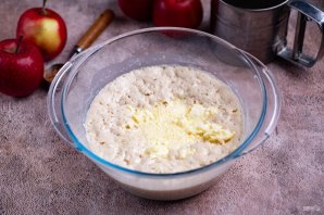 Печеные пирожки с яблоками