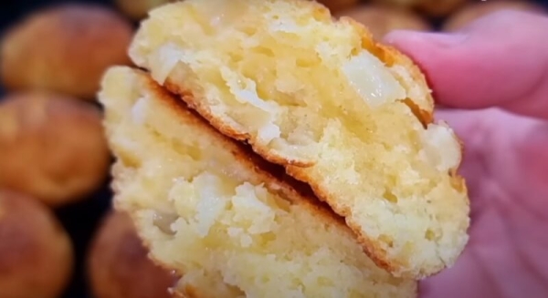 Беру 1 яблоко и пачку творога. Целая гора вкуснятины за 25 минут: нежное и воздушное домашнее печенье