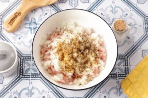 Беляши из куриного фарша Беляши из куриного фарша