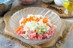 Фаршированные перцы в духовке половинками с сыром Фаршированные перцы в духовке половинками с сыром