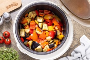 Рагу из баклажанов в мультиварке