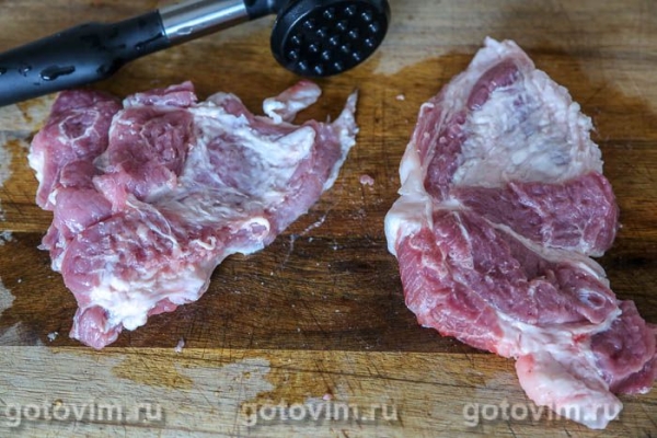 Свинина «Медвежья лапа» с начинкой из сладкого перца с чили и моцареллой Свинина «Медвежья лапа» с начинкой из сладкого перца с чили и моцареллой