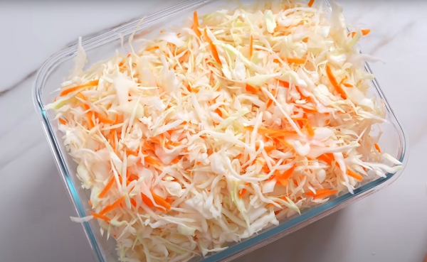 Маринованная кисло-сладкая капуста: аппетитная и хрустящая. Проверенные пропорции ингредиентов Маринованная кисло-сладкая капуста: аппетитная и хрустящая. Проверенные пропорции ингредиентов