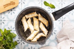 Хворост на воде хрустящий Хворост на воде хрустящий