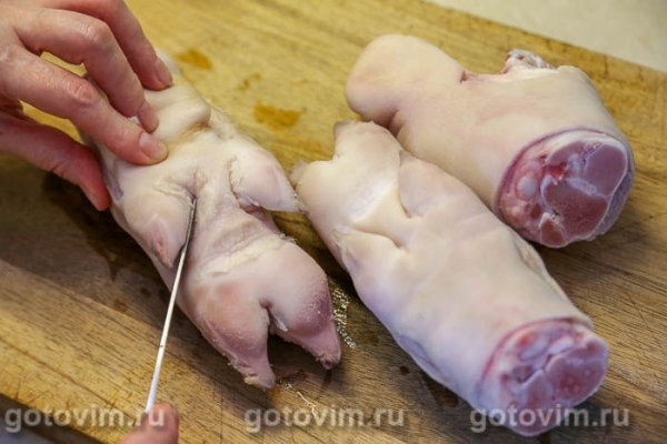 Мужужи из свиных ножек (холодец по-грузински) Мужужи из свиных ножек (холодец по-грузински)