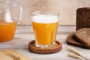 Домашний квас из ржаного черного хлеба Домашний квас из ржаного черного хлеба