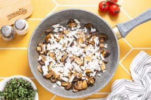 Макароны с шампиньонами