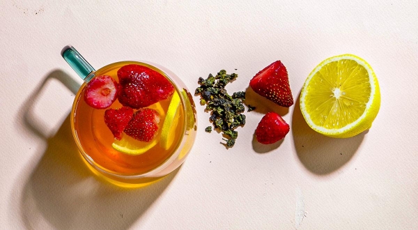 Зеленый чай с лимоном и ягодами, пошаговый рецепт с фото