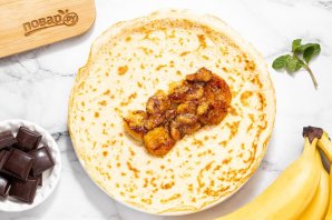 Блины с шоколадом и бананом