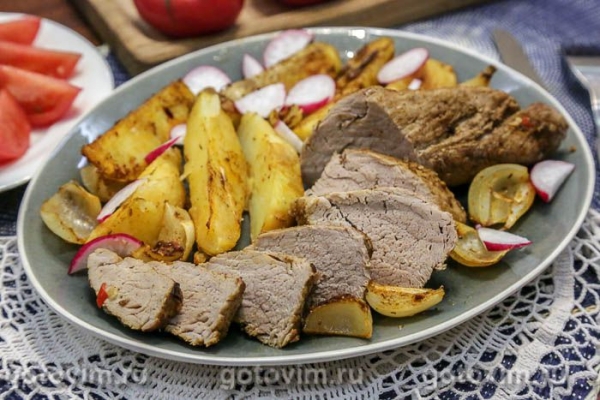 Свиная вырезка с чили, запеченная в фольге ( в духовке) Свиная вырезка с чили, запеченная в фольге ( в духовке)