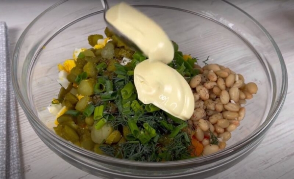 Все порезала, смешала и готово. Простой рецепт вкусного и быстрого салата Все порезала, смешала и готово. Простой рецепт вкусного и быстрого салата