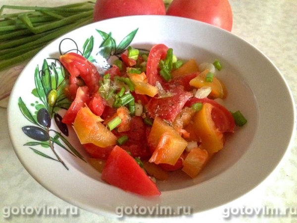 Овощной салат с сыром страчателла