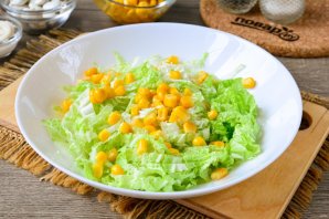 Салат с капустой, кукурузой и фасолью Салат с капустой, кукурузой и фасолью