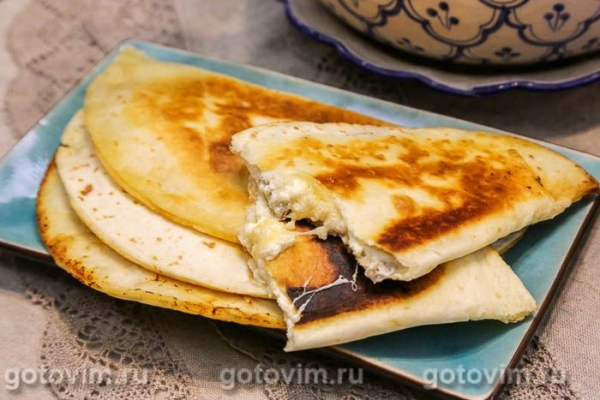 Чебуреки из лаваша «4 сыра» Чебуреки из лаваша «4 сыра»