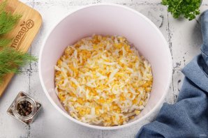 Салат из сыра с чесноком Салат из сыра с чесноком