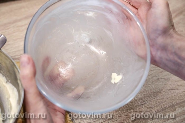 Творожная запеканка с бананами и манкой в микроволновке