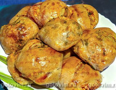 Несладкие булочки с адыгейским сыром и зеленью Несладкие булочки с адыгейским сыром и зеленью