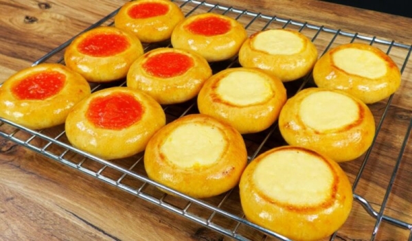 В советские времена они пользовались особенным спросом. Настоящие столовские ватрушки: рецепт 1978 года В советские времена они пользовались особенным спросом. Настоящие столовские ватрушки: рецепт 1978 года