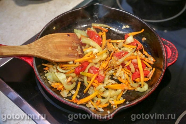 Щи с мясом и солеными грибами