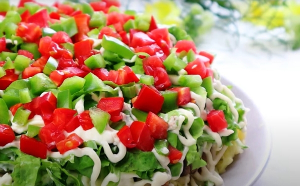 Без мяса и сыра на праздничный стол. «Маруся» — вкусный салат из самых доступных продуктов Без мяса и сыра на праздничный стол. «Маруся» — вкусный салат из самых доступных продуктов