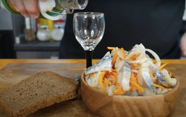 С такой закуской и чёрная икра не нужна. Невероятно вкусная маринованная скумбрия для закуски на праздничный стол С такой закуской и чёрная икра не нужна. Невероятно вкусная маринованная скумбрия для закуски на праздничный стол