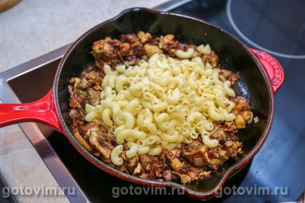 Макароны с белыми грибами и беконом Макароны с белыми грибами и беконом