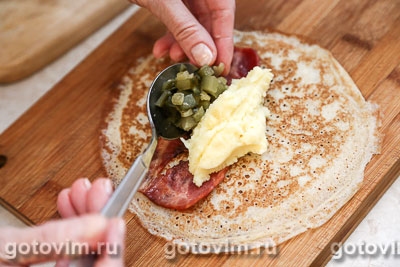 Блин фермерский (с картофельным пюре и беконом)