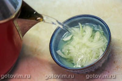 Салат из консервированного тунца со свеклой и плавленым сырком