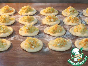 Круглые пирожки с овощами и яйцом Круглые пирожки с овощами и яйцом