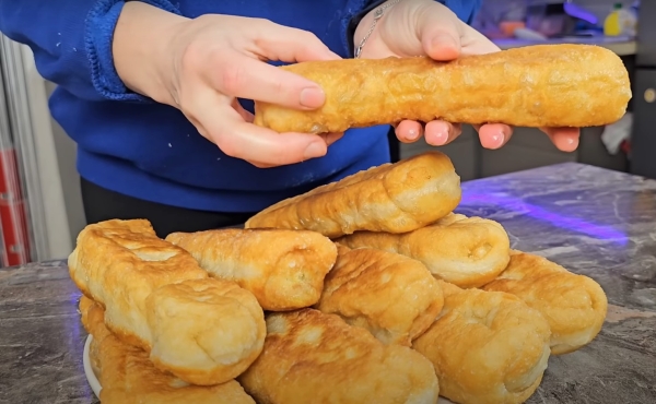 Пузырчатые пирожки с хрустящей корочкой. Рецепт на лучшем тесте Пузырчатые пирожки с хрустящей корочкой. Рецепт на лучшем тесте