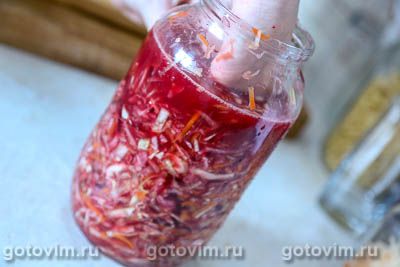 Квашеная капуста со свеклой (сухой способ)