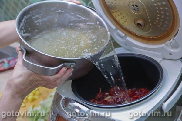 Борщ с фрикадельками в мультиварке 