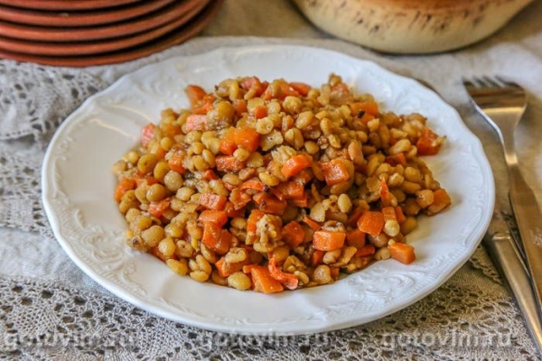 Дал из колотого желтого гороха с чили