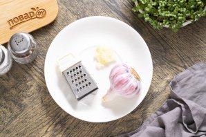 Салат из зелени и огурцов Салат из зелени и огурцов