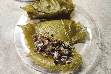 Чебуреки из виноградных листьев Чебуреки из виноградных листьев