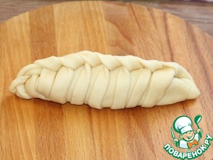 Плетеные булочки на молоке с начинкой