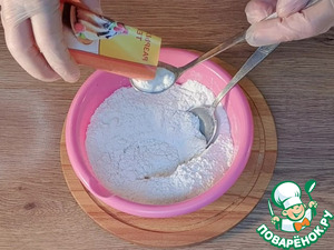 Пирог с творожной начинкой и сливой