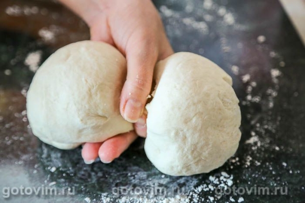 Пицца-пирог с бортиком из сосисок