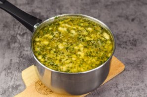 Суп "Затируха" с курицей на яйцах Суп "Затируха" с курицей на яйцах