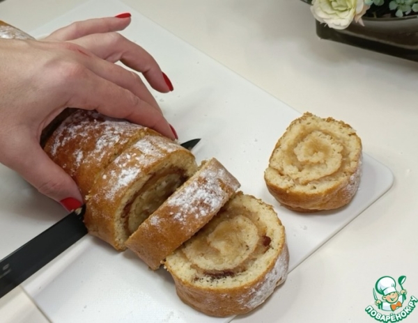 Бисквитный рулет с яблоками Бисквитный рулет с яблоками