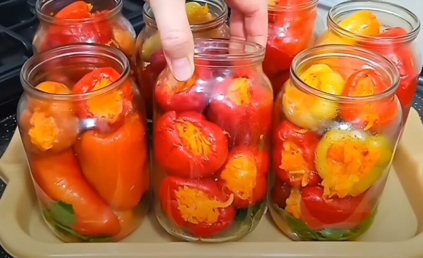 Фаршированный перец по-новому: удивительное сочетание моркови, овощей и томатной заливки! Фаршированный перец по-новому: удивительное сочетание моркови, овощей и томатной заливки!