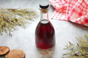 Настойка из смородинового варенья Настойка из смородинового варенья