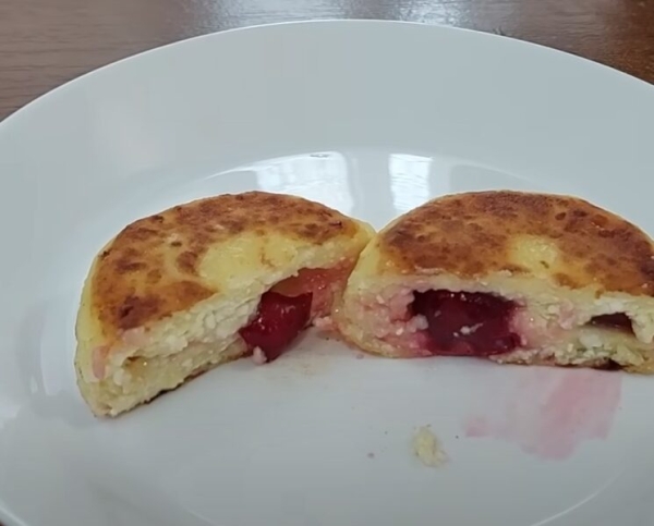 Неопадающие сырники с начинкой. Идеальный рецепт без манки Неопадающие сырники с начинкой. Идеальный рецепт без манки