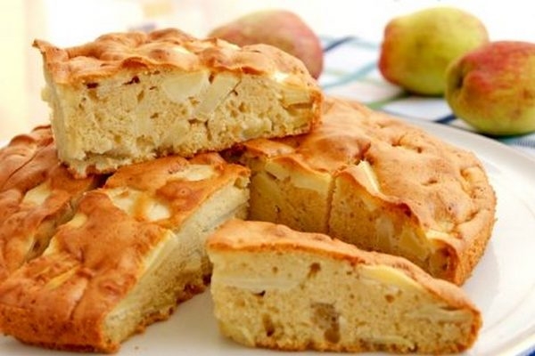 Яблочная шарлотка без яиц на сковороде Яблочная шарлотка без яиц на сковороде