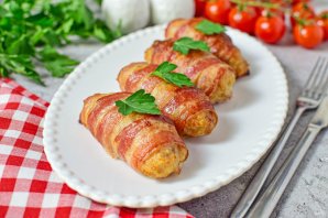 Рулетики с беконом