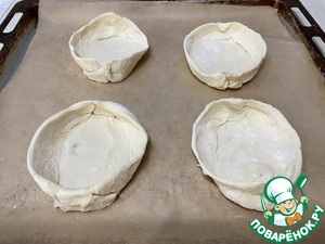 Слойки с тунцом рисом и помидорами черри Слойки с тунцом рисом и помидорами черри