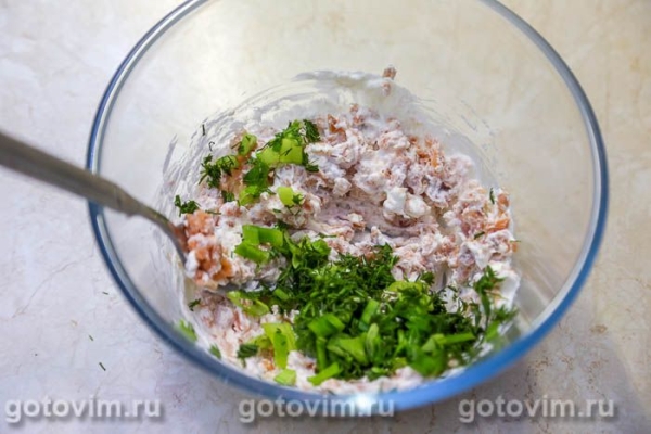 Тартинки с творожным сыром, красной рыбой и икрой Тартинки с творожным сыром, красной рыбой и икрой